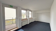 Zugang zum Balkon - Zentral gelegene Bürofläche in Wiesbaden-Biebrich mit Stellplätzen **Provisionsfrei**
