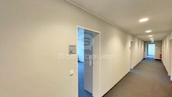 Flur - Helles Büro mit sehr effizienter Raumaufteilung und vielen Parkplätzen **reduzierte Provision**
